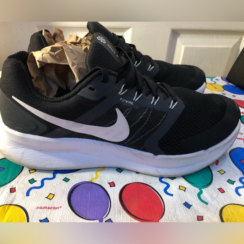 Nike Men's Black,Grey and White Athletic Sneakers